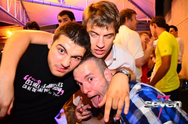 Cliquer pour voir l'image en taille réelle