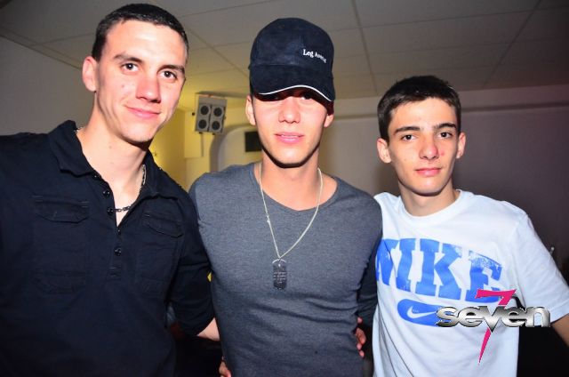 Cliquer pour voir l'image en taille réelle