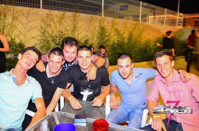 Cliquer pour voir l'image en taille réelle