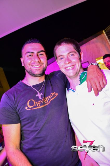 Cliquer pour voir l'image en taille réelle