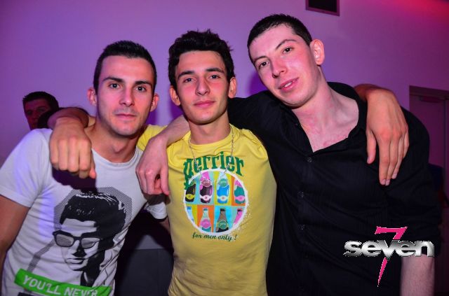 Cliquer pour voir l'image en taille réelle