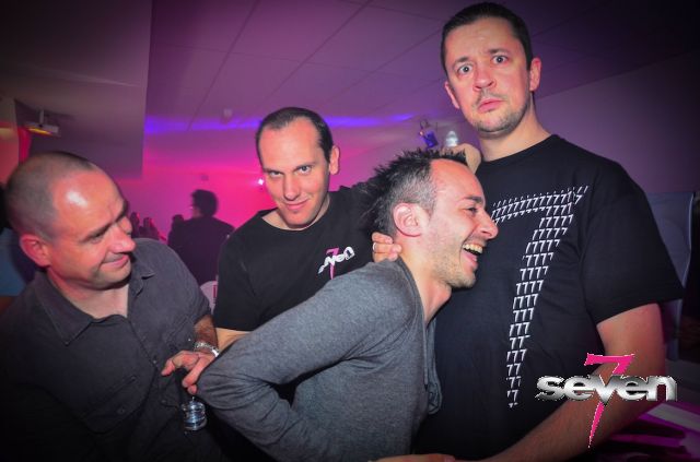 Cliquer pour voir l'image en taille réelle