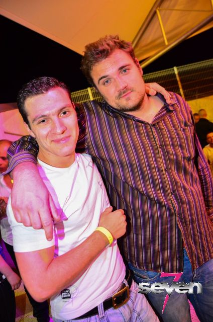 Cliquer pour voir l'image en taille réelle