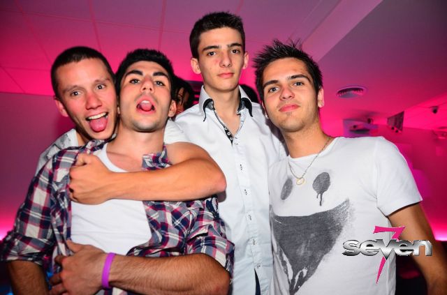 Cliquer pour voir l'image en taille réelle