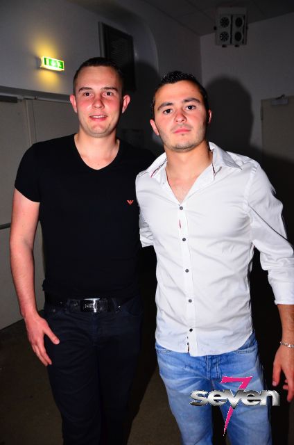 Cliquer pour voir l'image en taille réelle