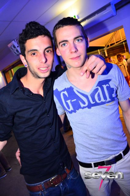 Cliquer pour voir l'image en taille réelle