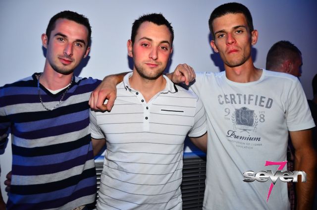 Cliquer pour voir l'image en taille réelle