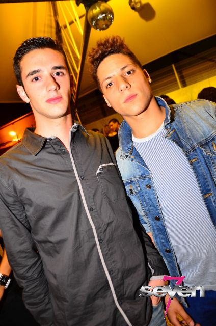 Cliquer pour voir l'image en taille réelle