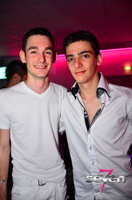 Cliquer pour voir l'image en taille réelle