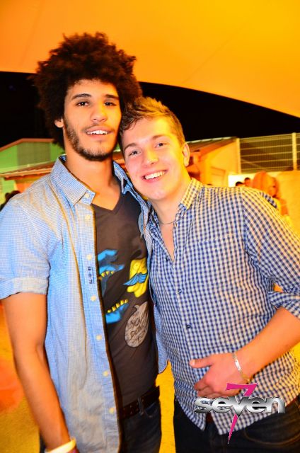 Cliquer pour voir l'image en taille réelle