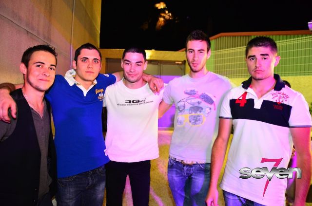 Cliquer pour voir l'image en taille réelle