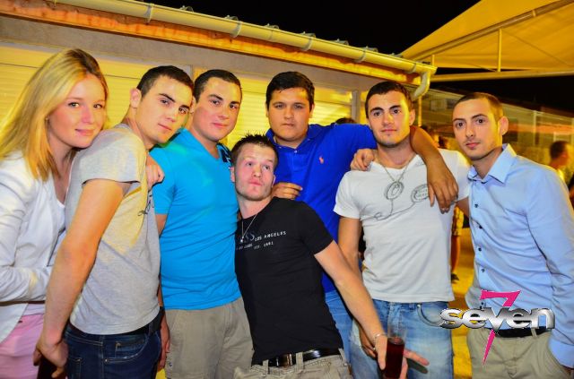 Cliquer pour voir l'image en taille réelle