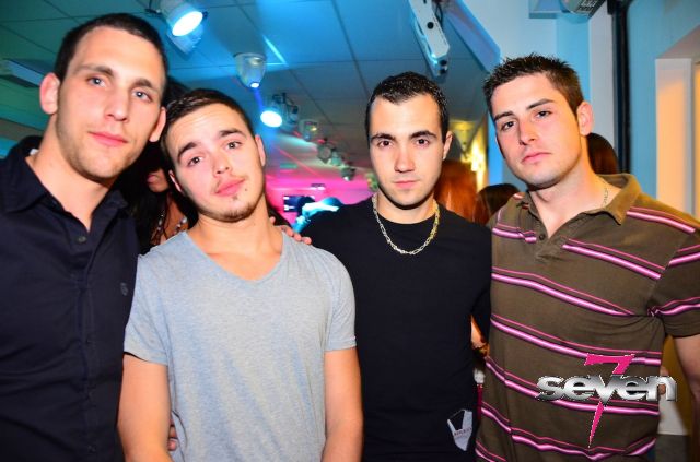 Cliquer pour voir l'image en taille réelle