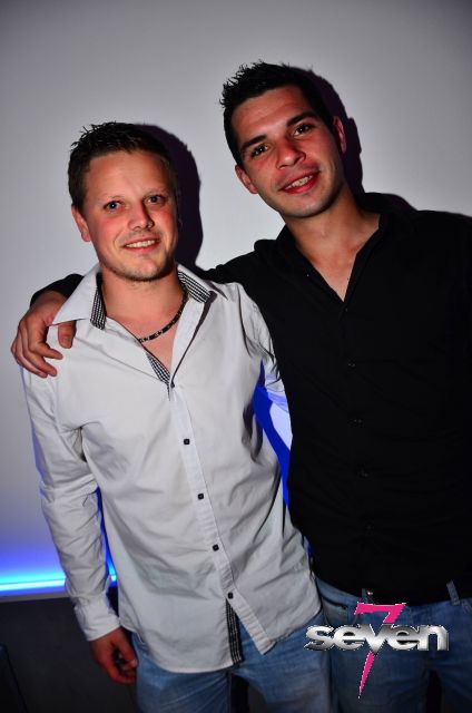 Cliquer pour voir l'image en taille réelle