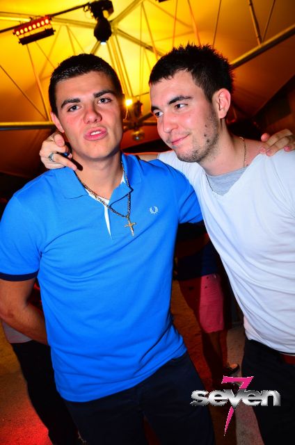 Cliquer pour voir l'image en taille réelle