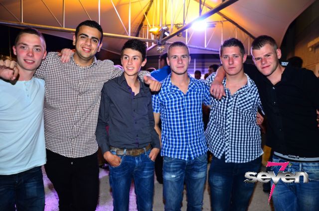 Cliquer pour voir l'image en taille réelle