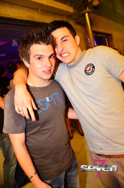 Cliquer pour voir l'image en taille réelle