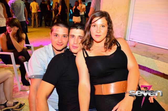 Cliquer pour voir l'image en taille réelle