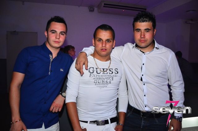 Cliquer pour voir l'image en taille réelle