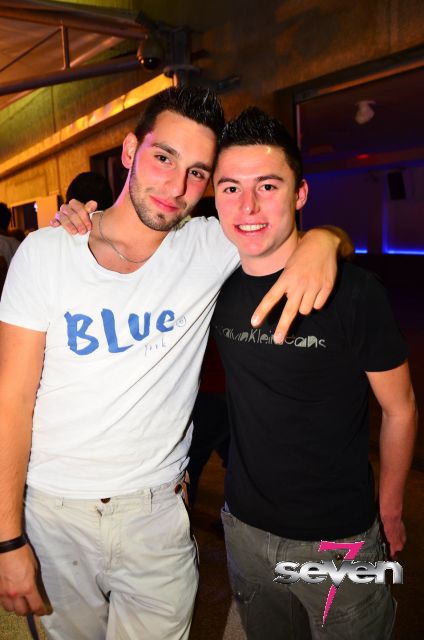 Cliquer pour voir l'image en taille réelle