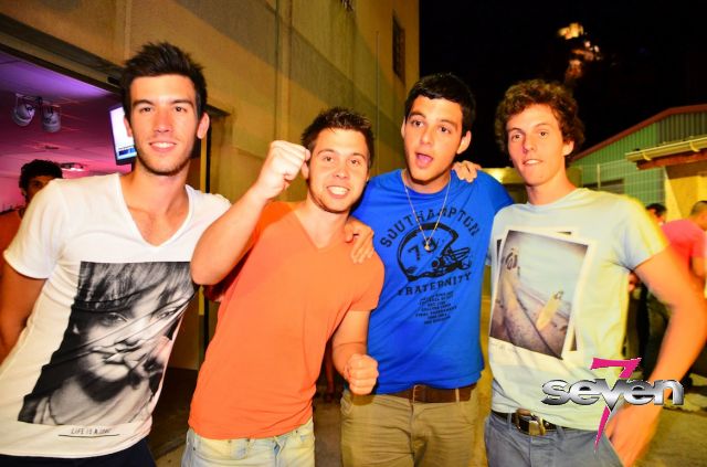 Cliquer pour voir l'image en taille réelle