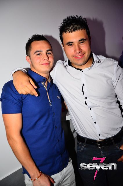 Cliquer pour voir l'image en taille réelle