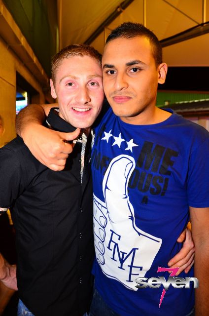 Cliquer pour voir l'image en taille réelle