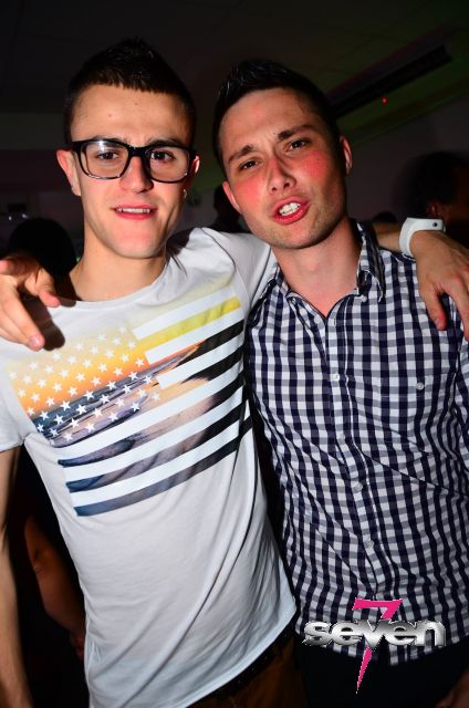 Cliquer pour voir l'image en taille réelle