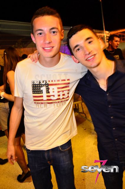 Cliquer pour voir l'image en taille réelle