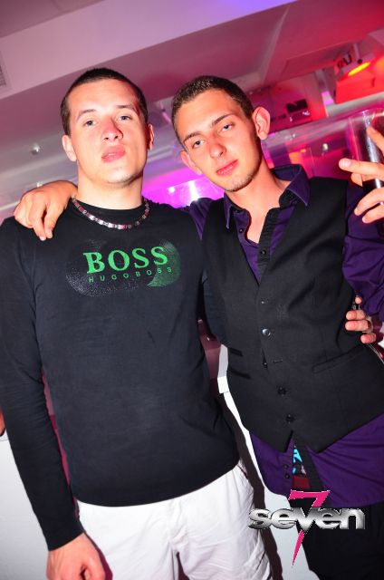 Cliquer pour voir l'image en taille réelle