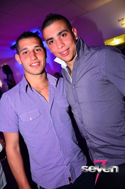 Cliquer pour voir l'image en taille réelle