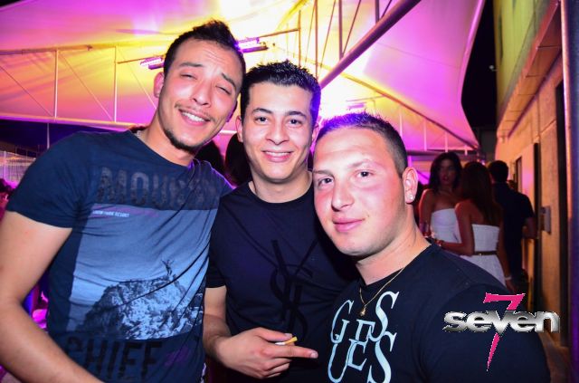 Cliquer pour voir l'image en taille réelle