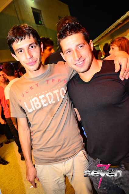 Cliquer pour voir l'image en taille réelle