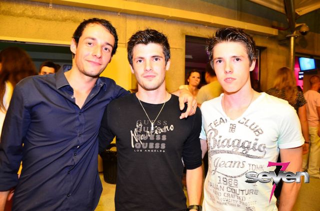 Cliquer pour voir l'image en taille réelle