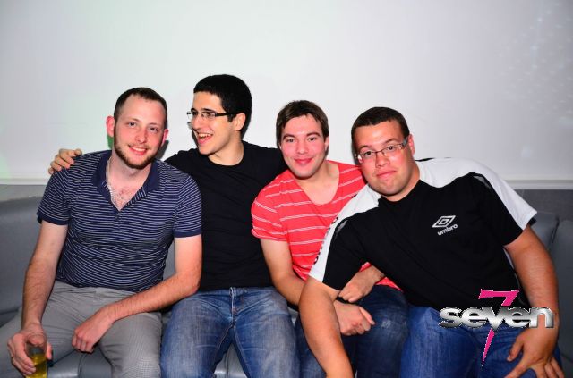 Cliquer pour voir l'image en taille réelle