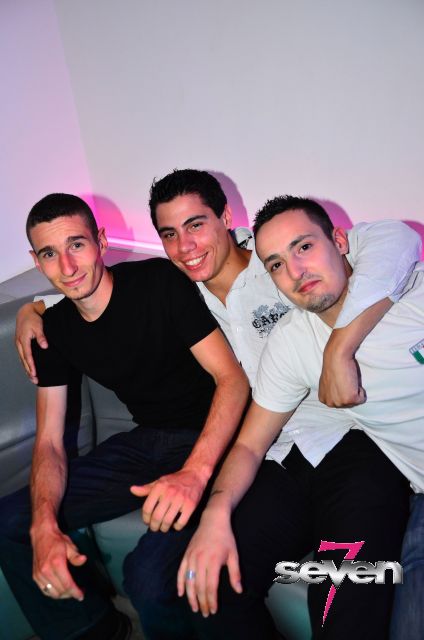 Cliquer pour voir l'image en taille réelle