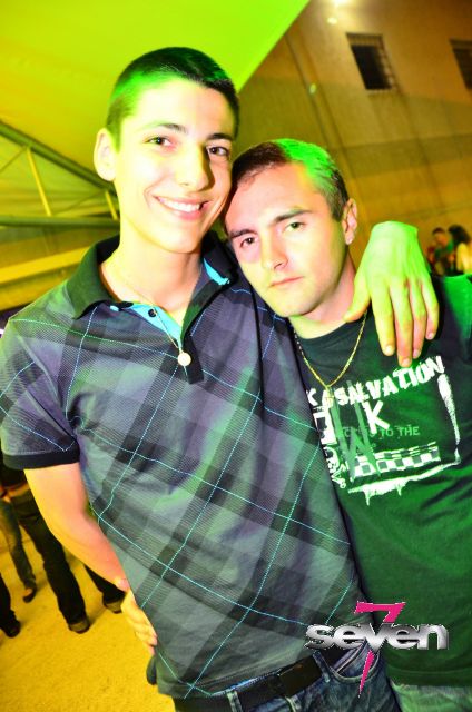 Cliquer pour voir l'image en taille réelle