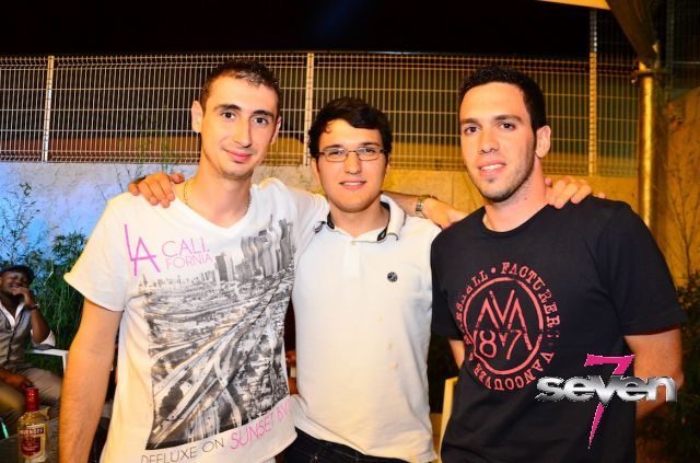 Cliquer pour voir l'image en taille réelle