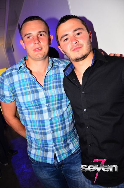 Cliquer pour voir l'image en taille réelle