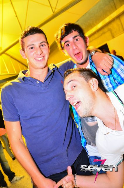 Cliquer pour voir l'image en taille réelle