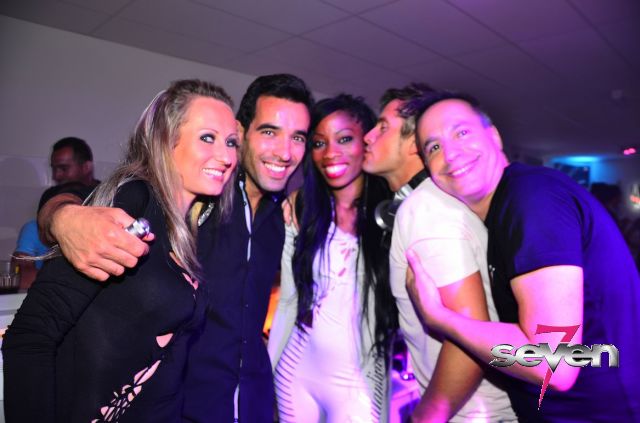 Cliquer pour voir l'image en taille réelle