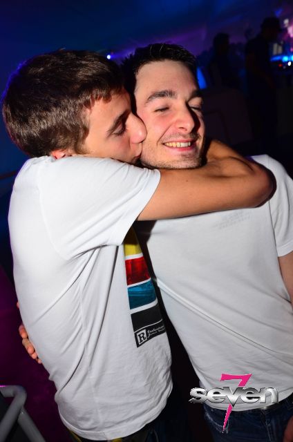 Cliquer pour voir l'image en taille réelle