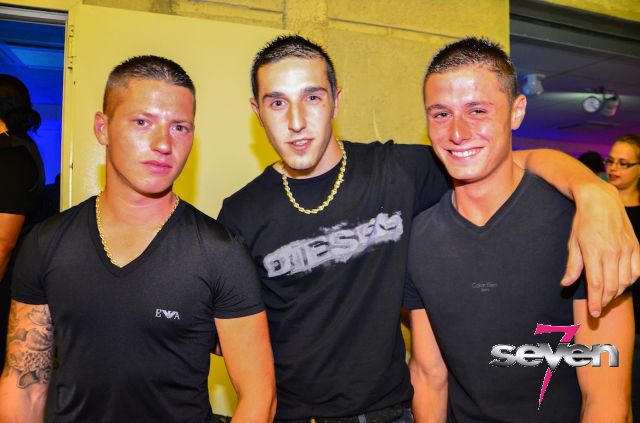 Cliquer pour voir l'image en taille réelle