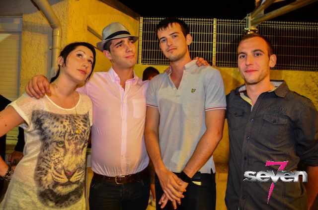 Cliquer pour voir l'image en taille réelle