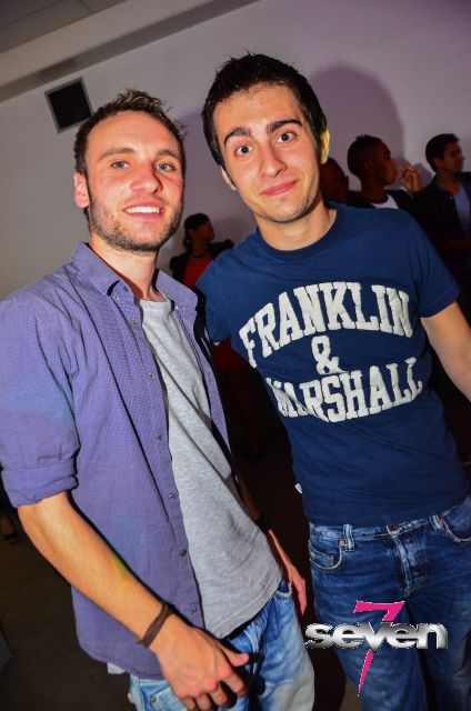 Cliquer pour voir l'image en taille réelle