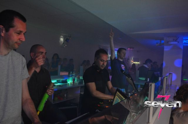 Cliquer pour voir l'image en taille réelle