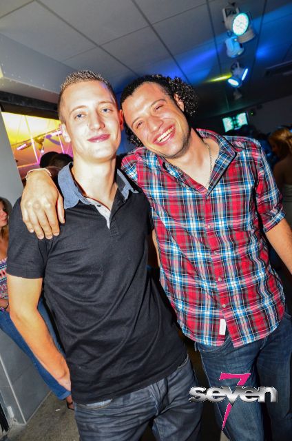 Cliquer pour voir l'image en taille réelle