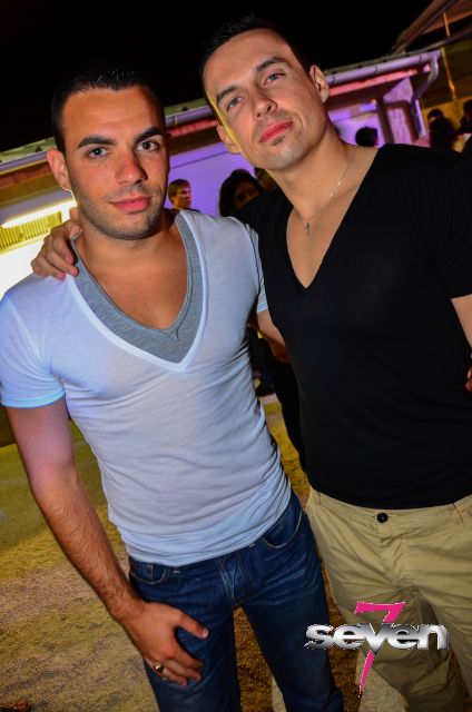 Cliquer pour voir l'image en taille réelle