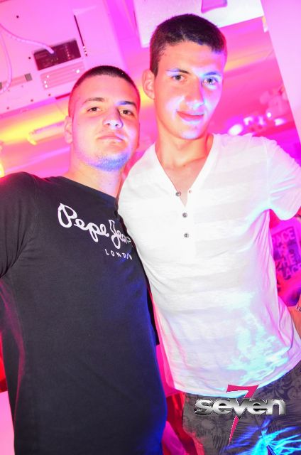 Cliquer pour voir l'image en taille réelle