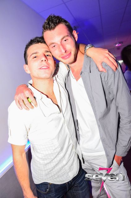 Cliquer pour voir l'image en taille réelle